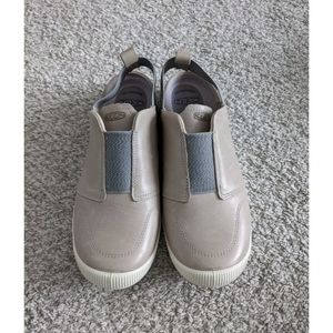 Keen Women Lorelei II Slip On Size 7.